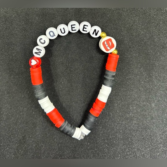 Lightning McQueen (Disney Cars) Heishi Bracelet - Picture 7 of 8